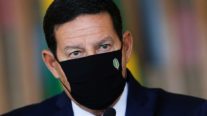 Mourão diz que governo não deveria ter interrompido auxílio