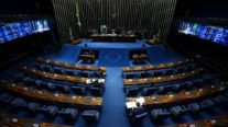 Senado quer mais programas de combate à covid fora do teto