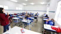 Mais de 400 profissionais da educação e estudantes testaram positivo para Covid-19 desde a volta das aulas presenciais em MT