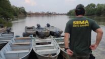 Sema e Polícia Militar conduzem 13 pessoas à delegacia por pesca em local proibido