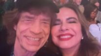 Luciana Gimenez e Mick Jagger posam coladinhos em colação de grau do filho