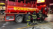 Corpo de Bombeiros extingue incêndio em pastelaria no centro de Cuiabá