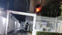 Bombeiros combatem incêndio em apartamento em Cuiabá