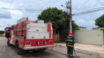 Bombeiros combatem incêndio em poste de energia elétrica em Campo Verde