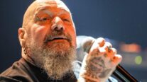 Ex-vocalista do Iron Maiden, Paul Di’Anno morre aos 66 anos