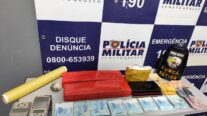 Força Tática prende mulher por tráfico de drogas e apreende mais de R$ 8 mil em dinheiro