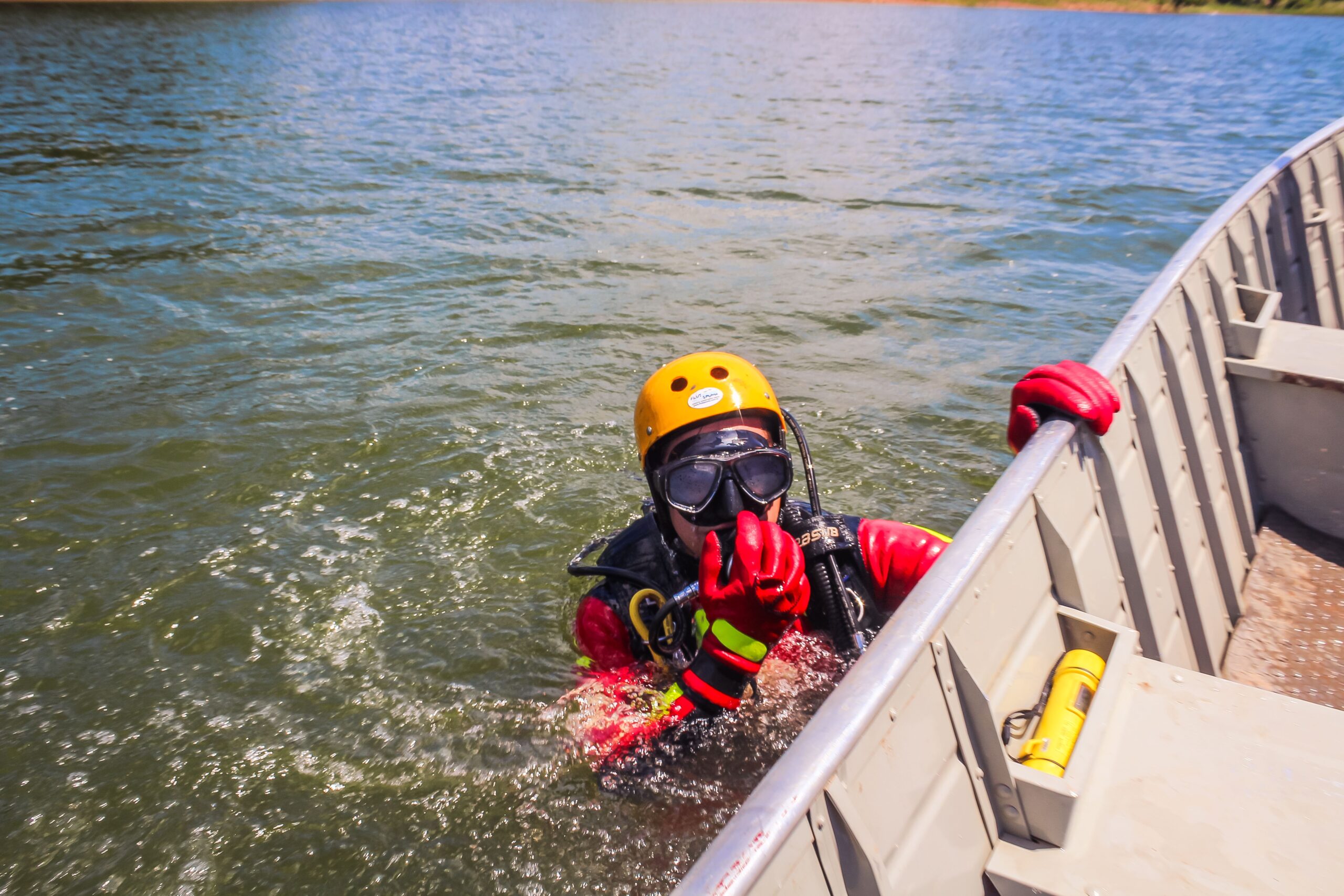 Bombeiros localizam jovem que se afogou no Rio Arareau em Rondonópolis